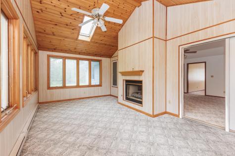 1704 N Thorn Tree Road Muncie IN 47304