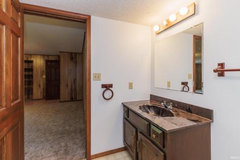 1704 N Thorn Tree Road Muncie IN 47304