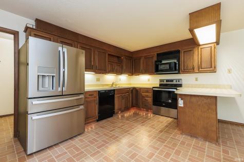 1704 N Thorn Tree Road Muncie IN 47304
