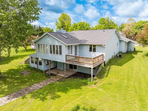 1704 N Thorn Tree Road Muncie IN 47304