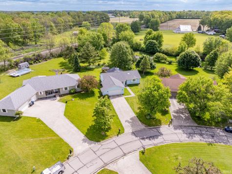 1704 N Thorn Tree Road Muncie IN 47304