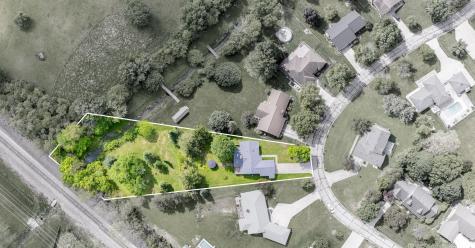 1704 N Thorn Tree Road Muncie IN 47304