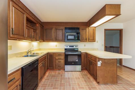 1704 N Thorn Tree Road Muncie IN 47304