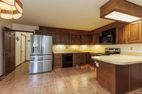 1704 N Thorn Tree Road Muncie IN 47304