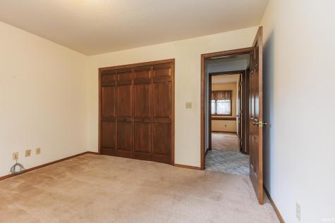 1704 N Thorn Tree Road Muncie IN 47304