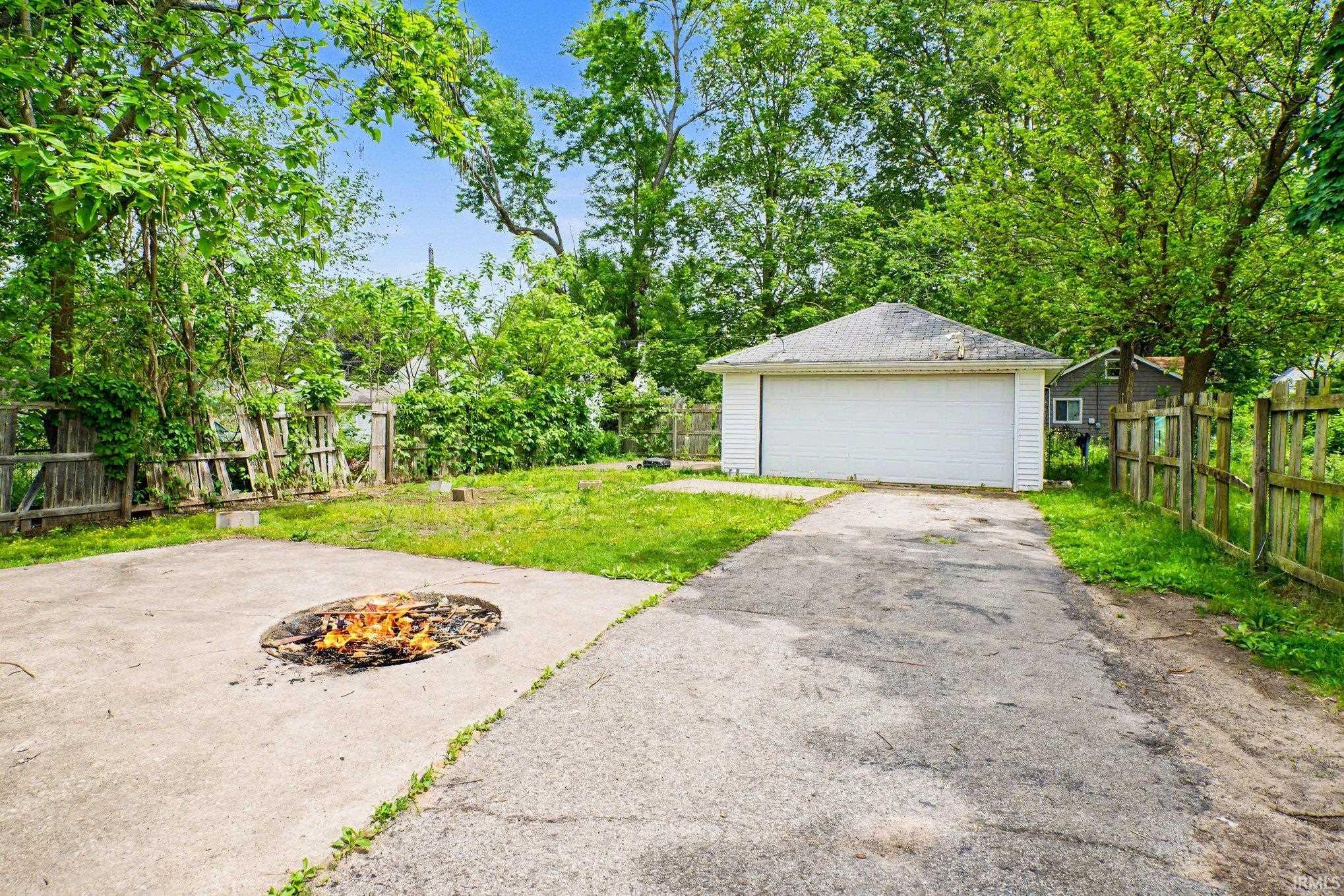1122 N Huey Street South Bend IN 46628