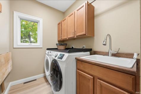 13619 Pendleton Mills Court Fort Wayne IN 46814