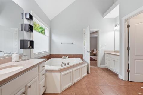 13619 Pendleton Mills Court Fort Wayne IN 46814
