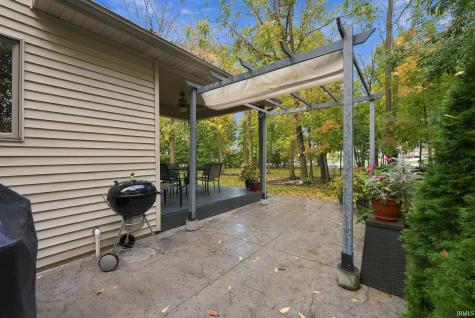 13619 Pendleton Mills Court Fort Wayne IN 46814