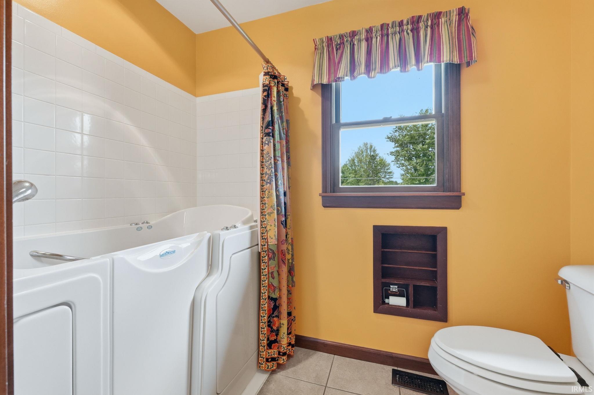 1884 S Packerton Road Warsaw IN 46580