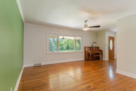 414 E Walnut Street Owensville IN 47665
