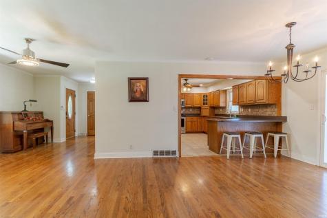 414 E Walnut Street Owensville IN 47665