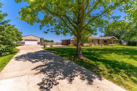 414 E Walnut Street Owensville IN 47665