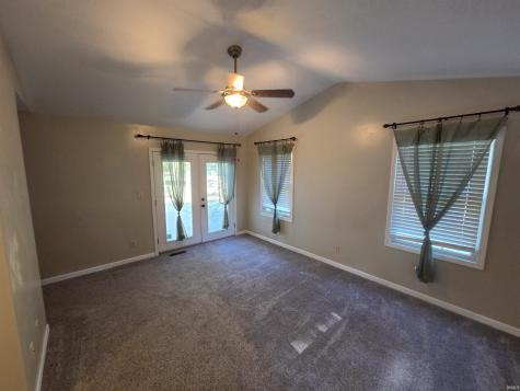 2017 Jackson Drive Vincennes IN 47591