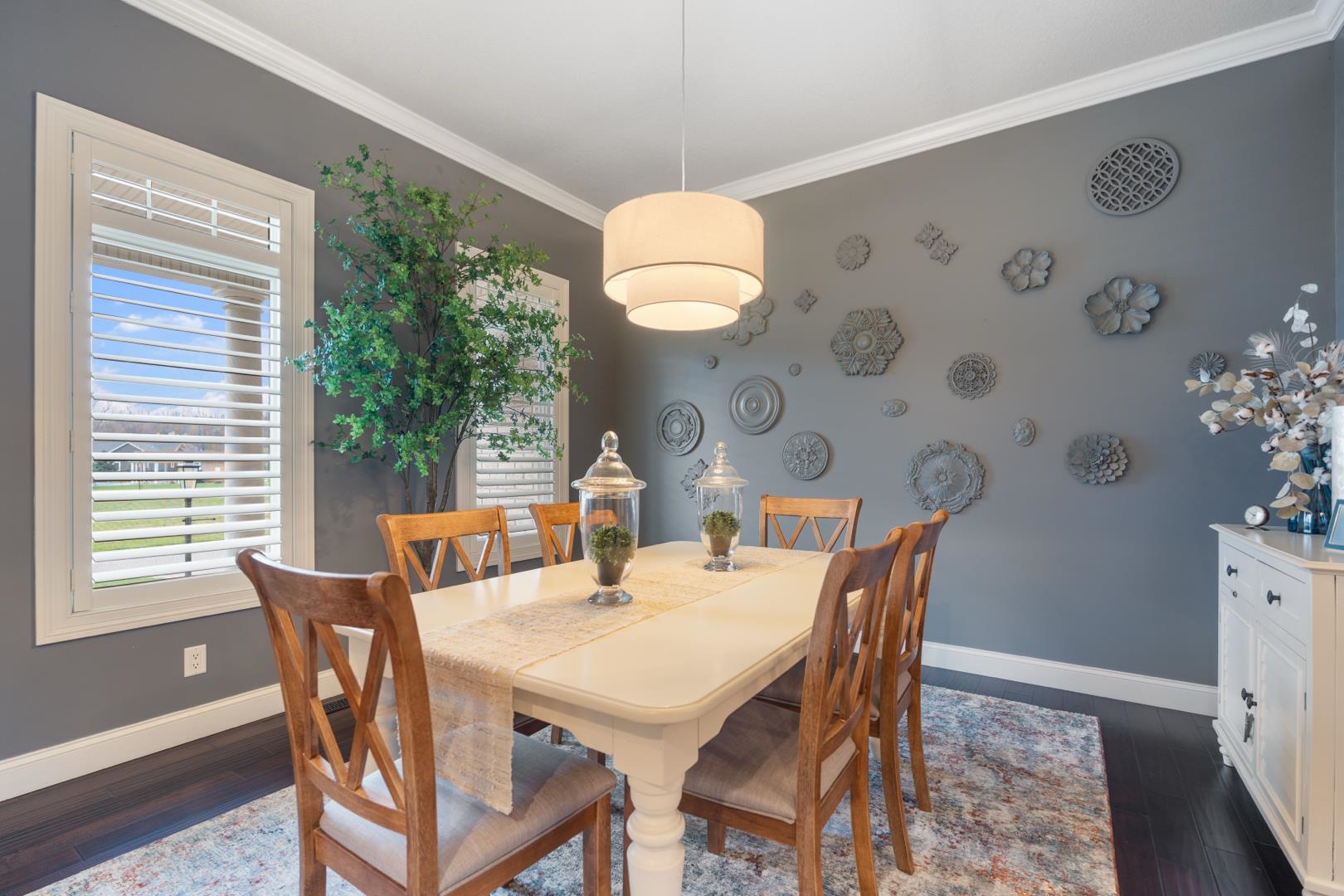 133 E Barrington Place Warsaw IN 46582