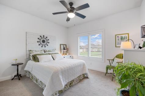 133 E Barrington Place Warsaw IN 46582