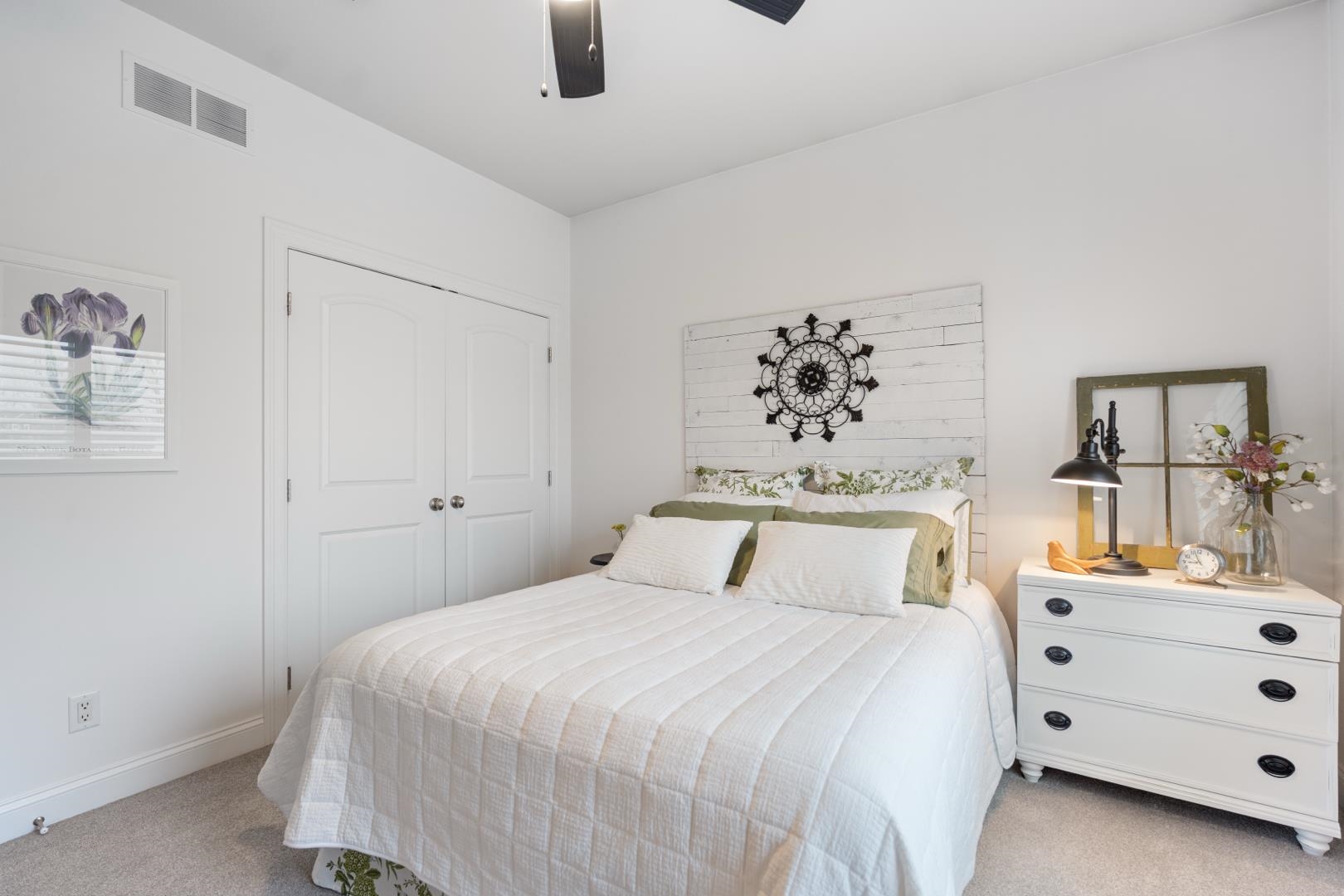 133 E Barrington Place Warsaw IN 46582