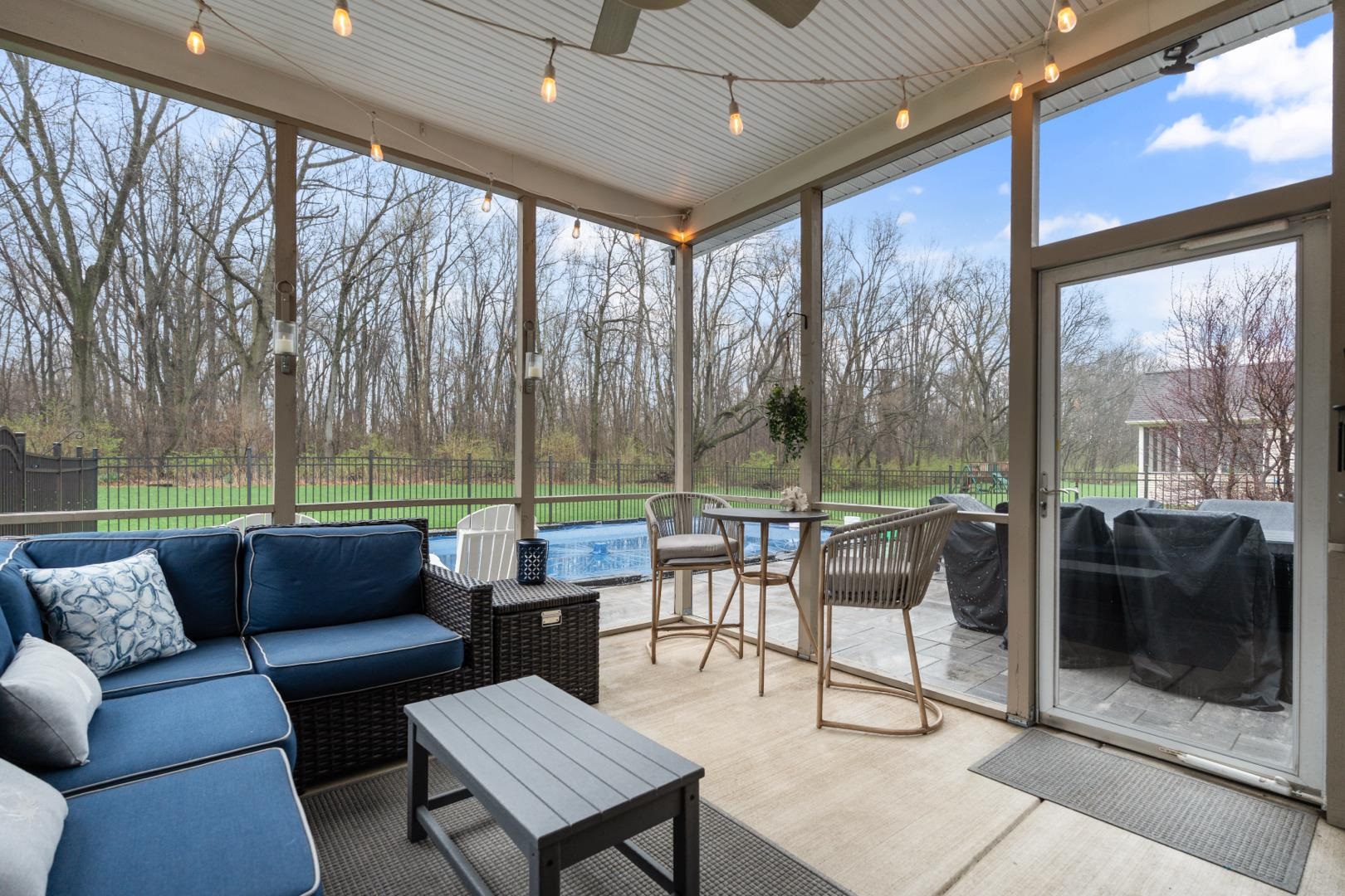 133 E Barrington Place Warsaw IN 46582