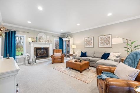 133 E Barrington Place Warsaw IN 46582