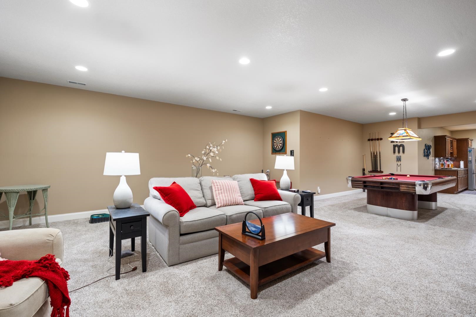 133 E Barrington Place Warsaw IN 46582