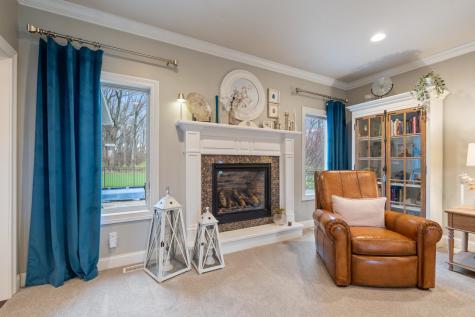 133 E Barrington Place Warsaw IN 46582