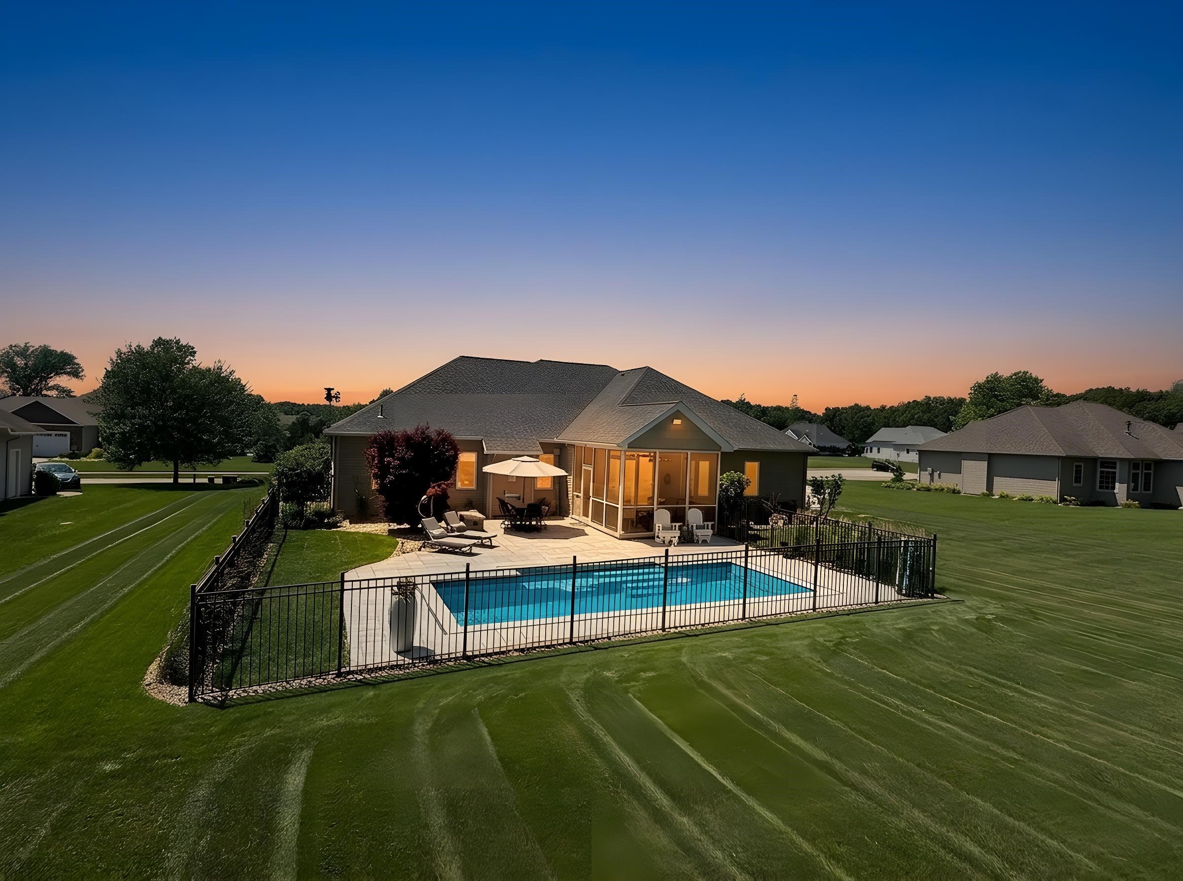 133 E Barrington Place Warsaw IN 46582