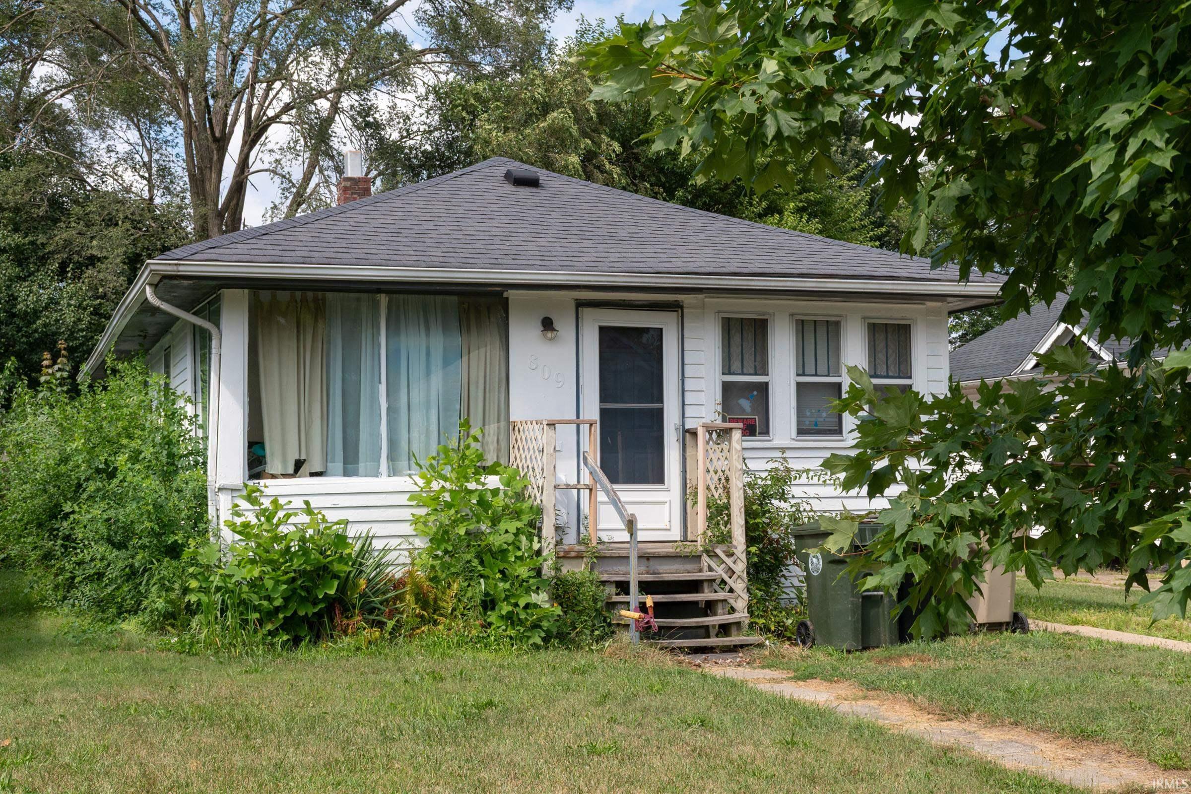 809 E Fairview Avenue South Bend IN 46614