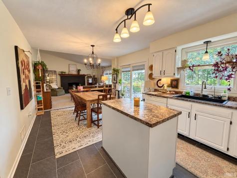 5704 N 300 W Sharpsville IN 46068