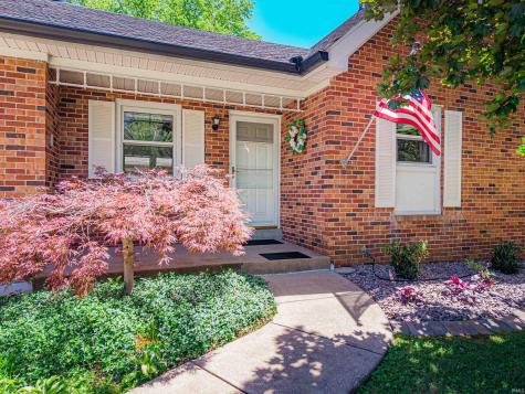 8103 Pine Creek Drive Evansville IN 47710