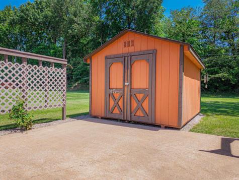 8103 Pine Creek Drive Evansville IN 47710