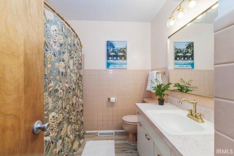 1125 N Bittersweet Lane Muncie IN 47304