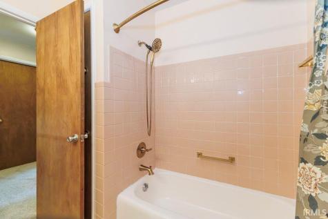 1125 N Bittersweet Lane Muncie IN 47304