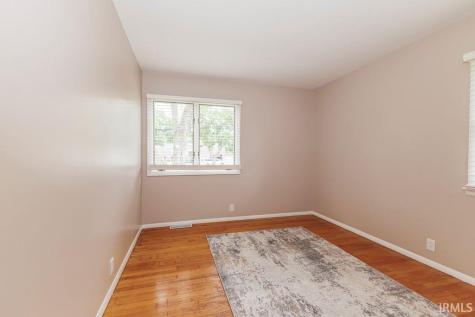 1125 N Bittersweet Lane Muncie IN 47304