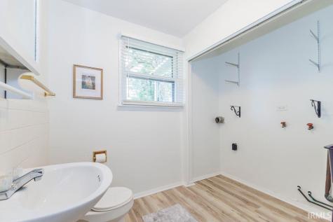 1125 N Bittersweet Lane Muncie IN 47304