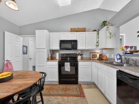 9516 Golden Oak Drive Fort Wayne IN 46835