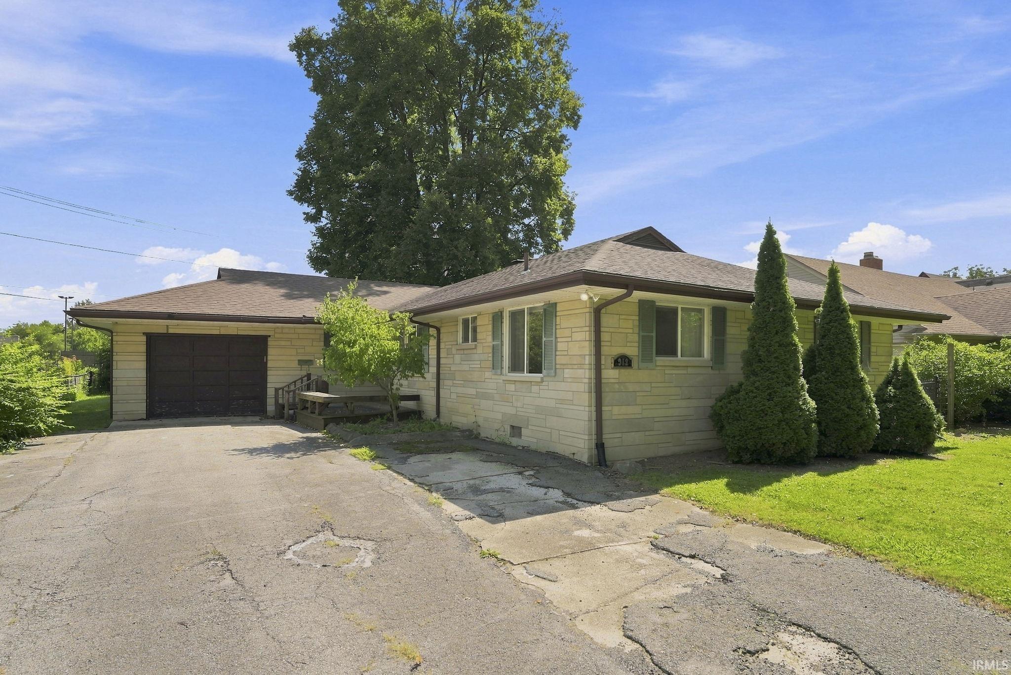 Muncie IN, 912 N Warick Drive