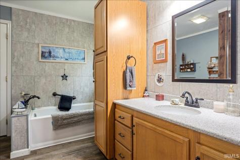 3577 S County Road 100 E Winchester IN 47394