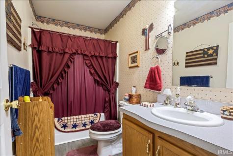 3577 S County Road 100 E Winchester IN 47394