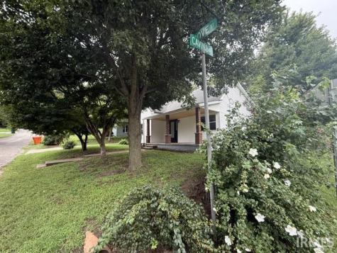 240 E Grove Street Bloomfield IN 47424