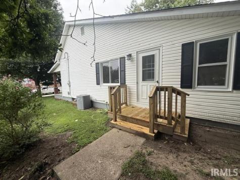 240 E Grove Street Bloomfield IN 47424