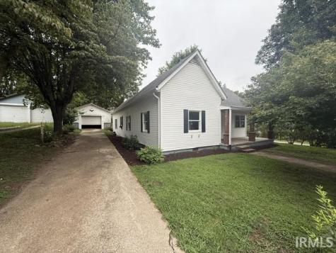 240 E Grove Street Bloomfield IN 47424