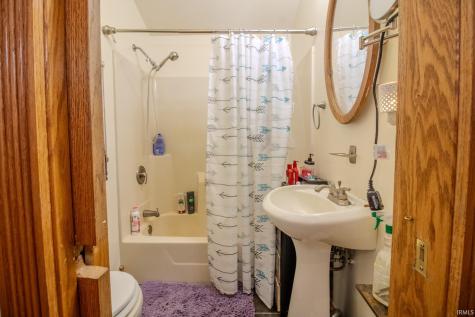 2467 N 200 E Winamac IN 46996