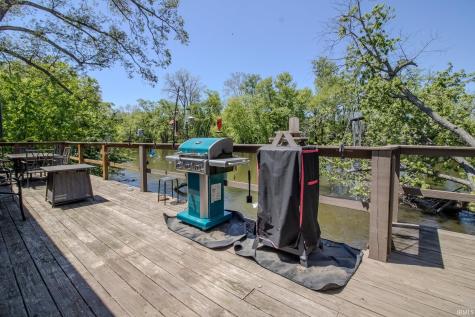 2467 N 200 E Winamac IN 46996