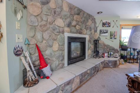 2467 N 200 E Winamac IN 46996