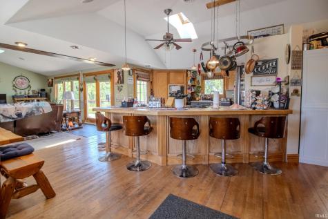 2467 N 200 E Winamac IN 46996