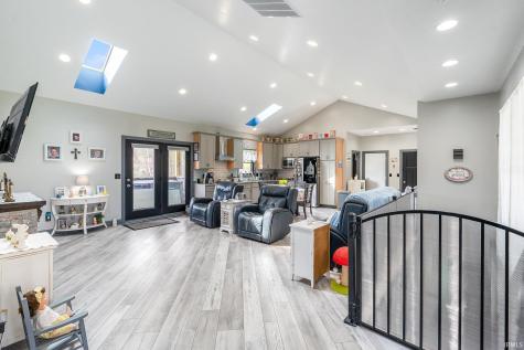 220 N Jefferson Street Nashville IN 47448