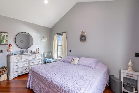 220 N Jefferson Street Nashville IN 47448