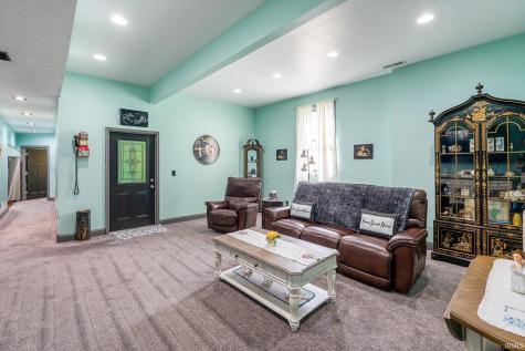220 N Jefferson Street Nashville IN 47448