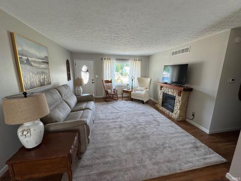 909 Clover Street Rochester IN 46975
