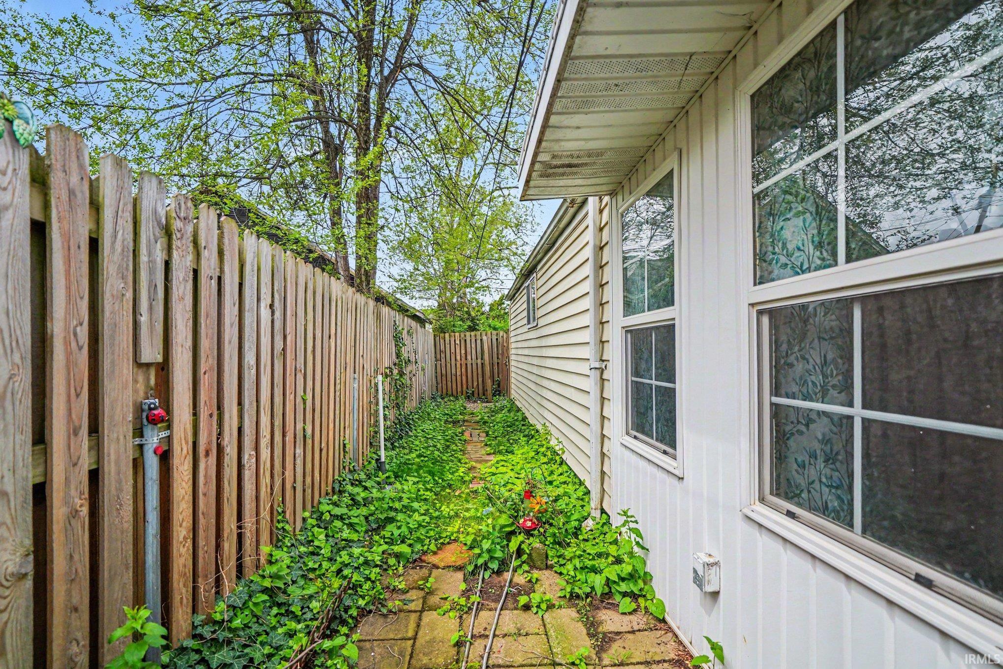 2520 Wall Street South Bend IN 46615